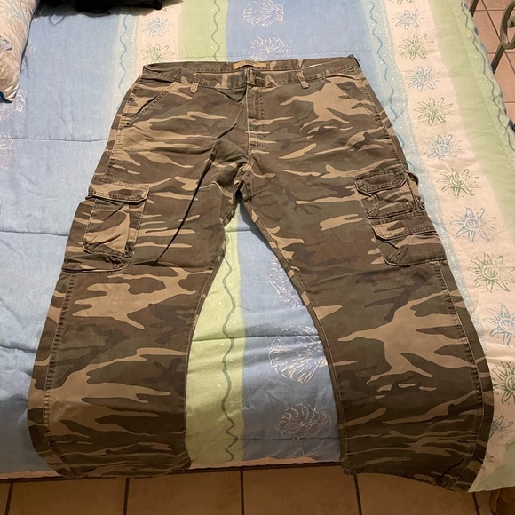 Wrangler Other - Wrangler Jeans Co. Camo Cargo Pants